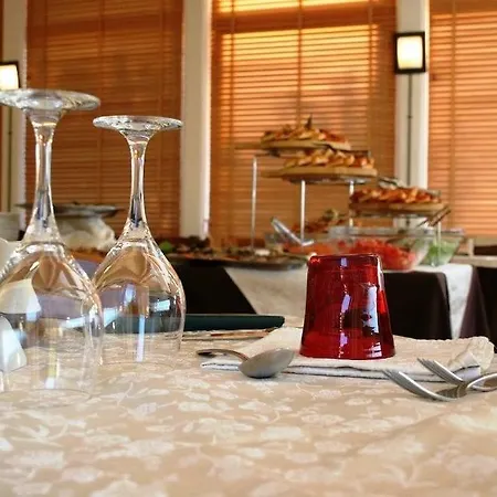 Alojamento de Acomodação e Pequeno-almoço Acquaviva Park 3*