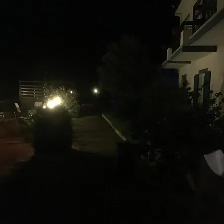 לינה וארוחת בוקר Acquaviva Park 3*