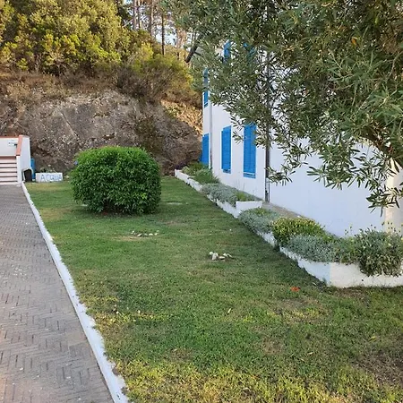 לינה וארוחת בוקר Acquaviva Park